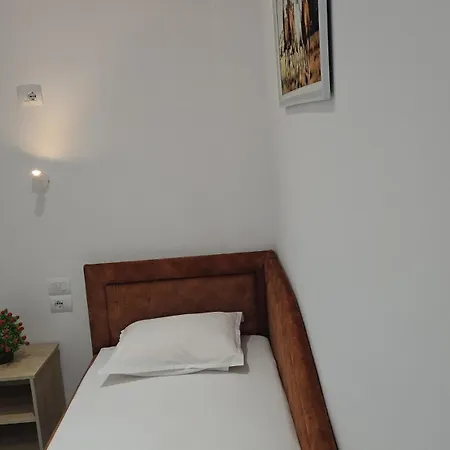 Guest house Rea's *