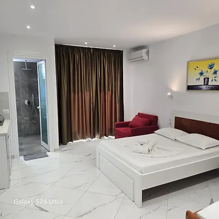 Rea's Guest house Ksamil