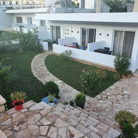Guest house Rea's *