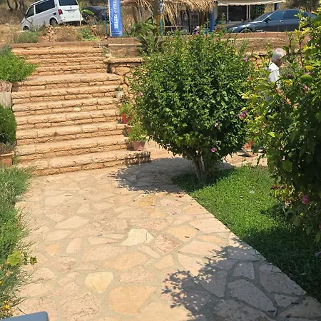 Rea's * Ksamil